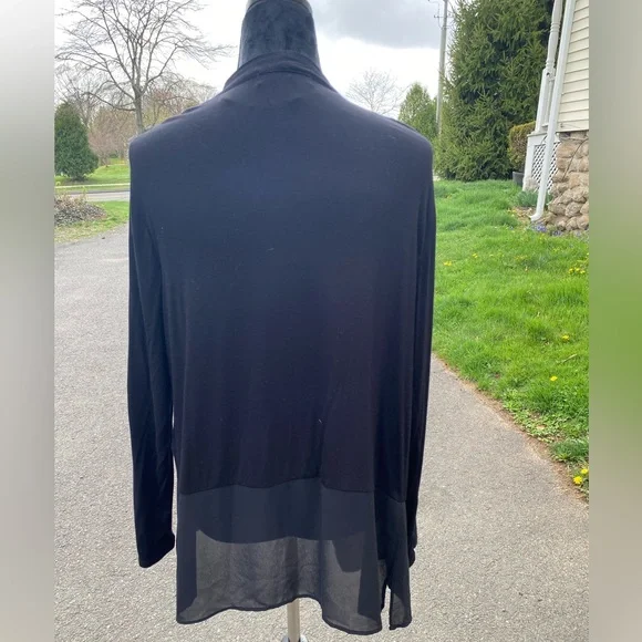 Beautiful Open Dress Cover - Picture 4 of 6